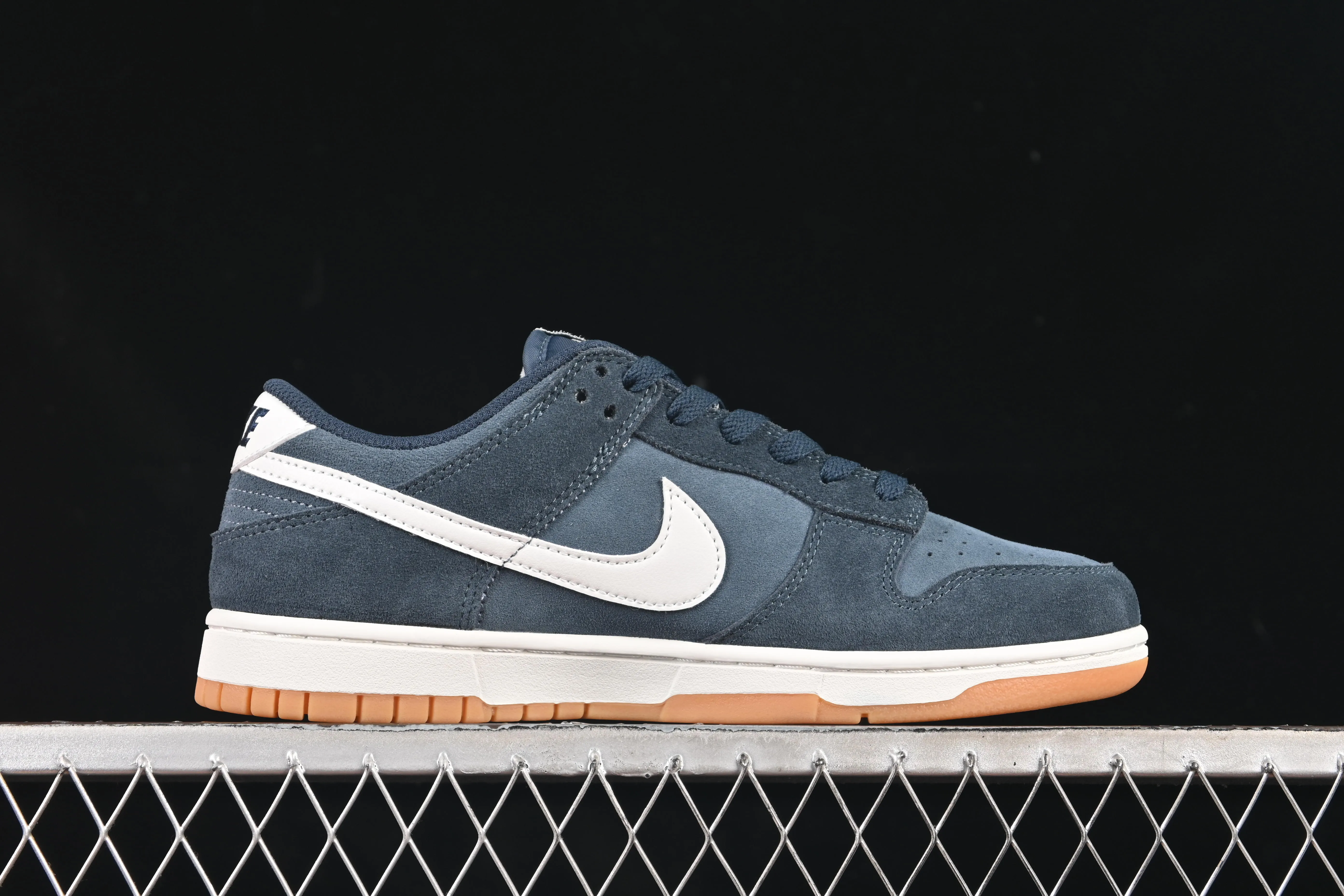 All categories Nk SB Dunk series Nk SB Dunk Low low-top sneakers Nike Dunk Low black and blue color low-top casual sneakers HQ1931-400